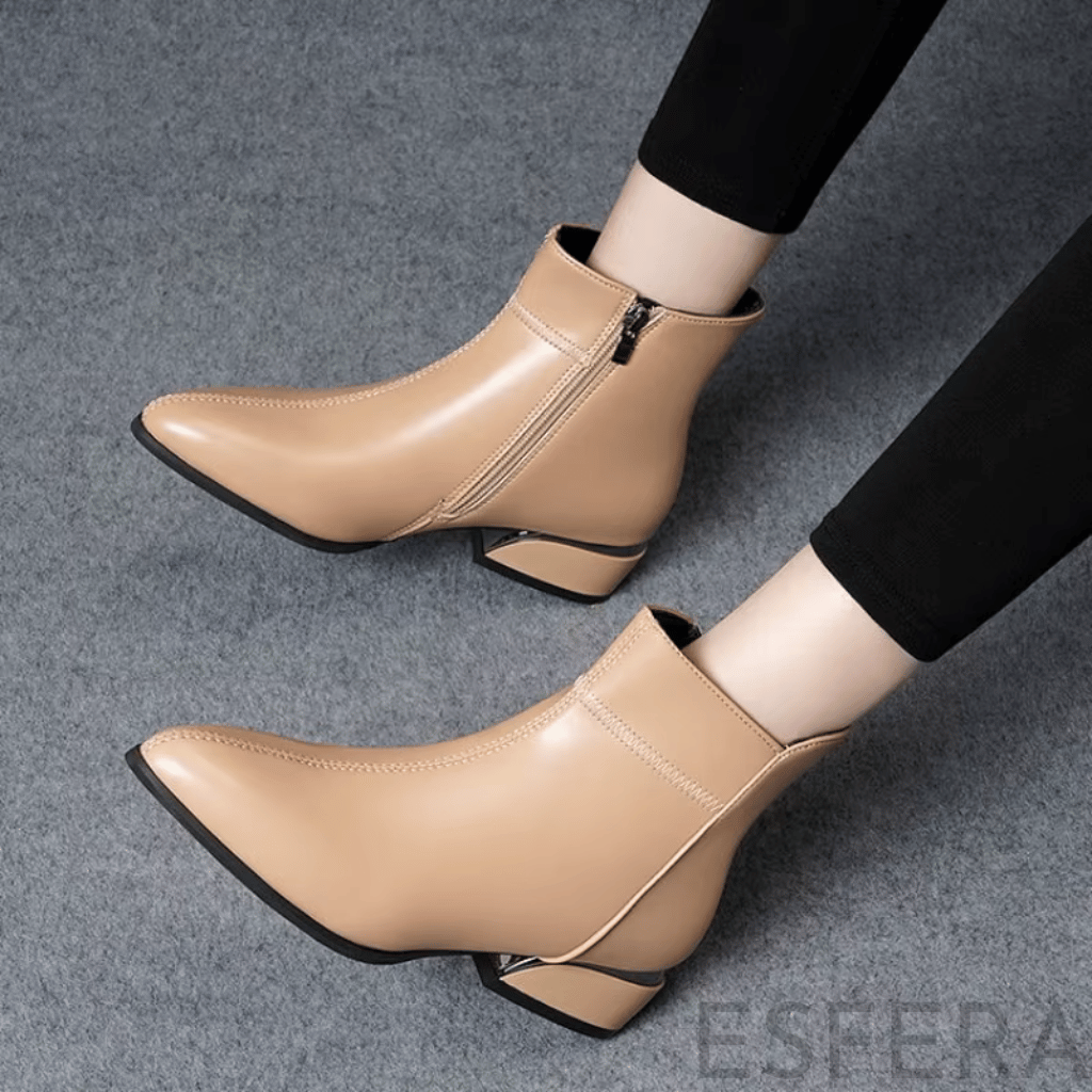 Bota Mulher Cano Curto Bico Fino com Salto Quadrado Bege