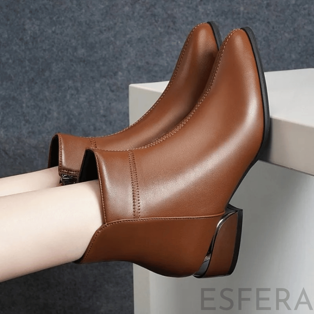 Bota Mulher Cano Curto Bico Fino com Salto Quadrado Castanho