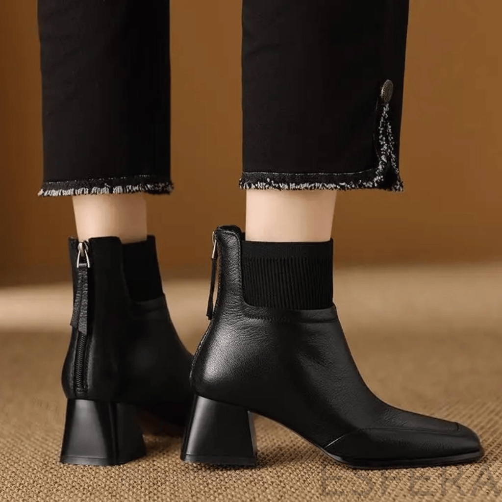 Bota Mulher de Salto Médio com Bico Quadrado Preto