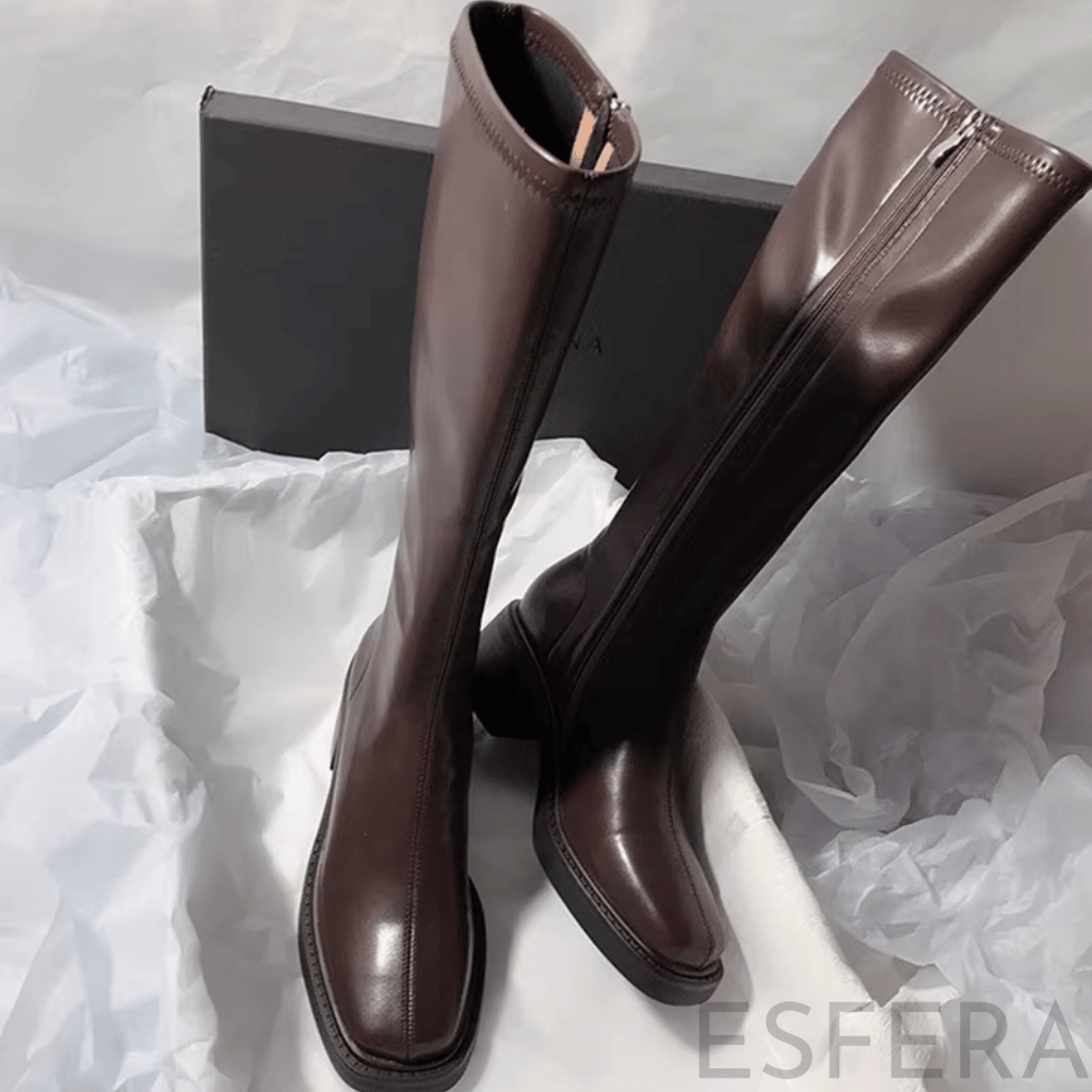Bota de Cano Alto ao Joelho para Mulher com Salto Grosso e Fecho Castanho
