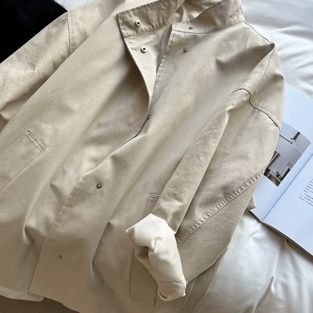 Trench Coat Mulher Oversized com Gola Alta e Lapela Off White