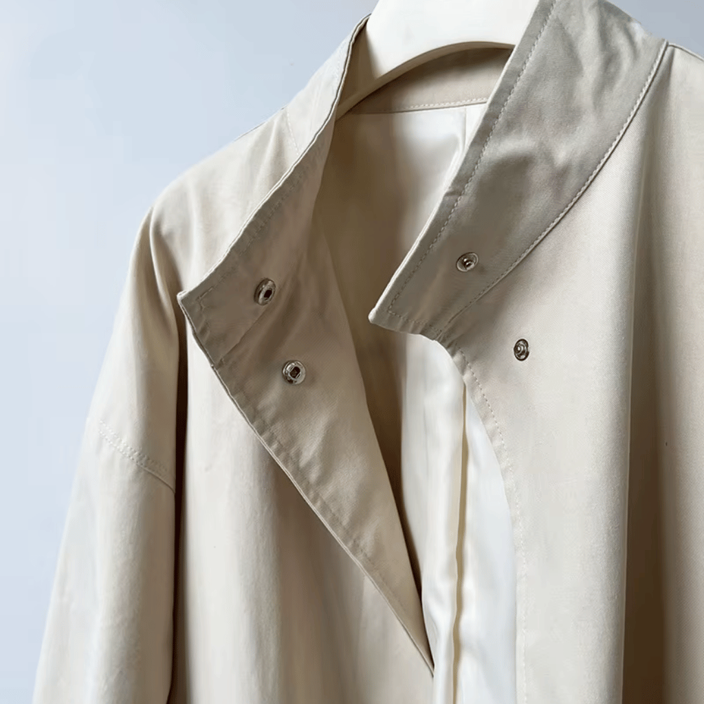 Trench Coat Mulher Oversized com Gola Alta e Lapela Off White
