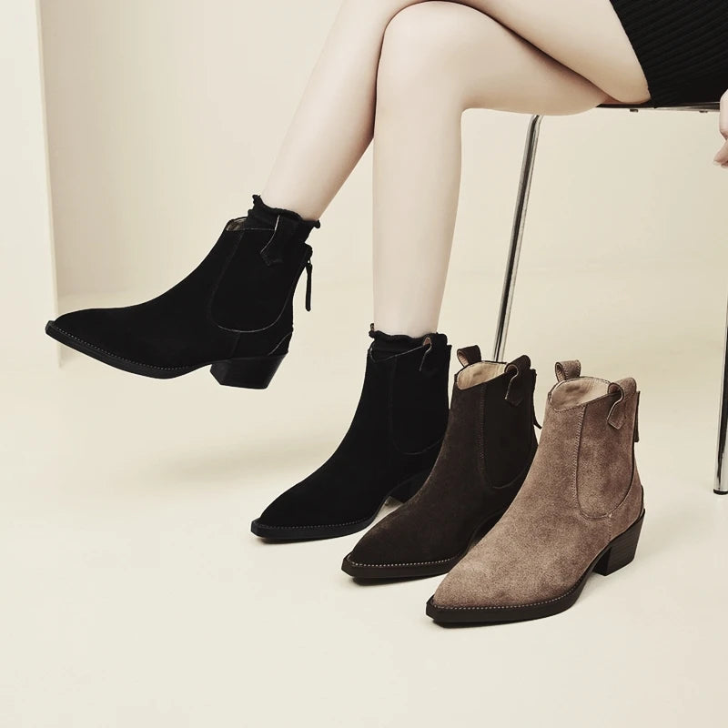 Bota Mulher Western com Salto Bloco e Bico Fino